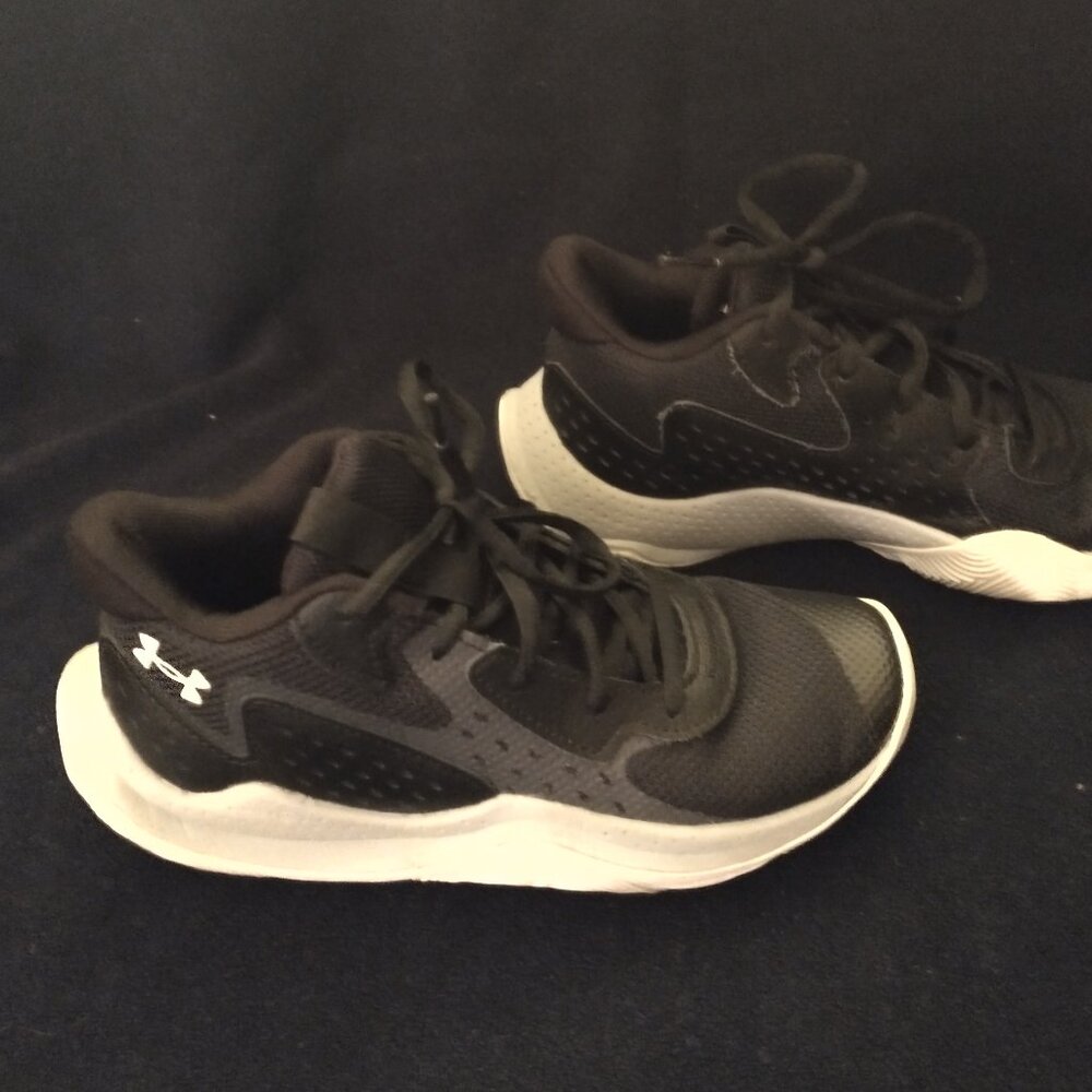Black Under Amour basketball shoes girls